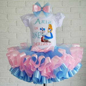 Alice In Wonderland Birthday Outfit, Alice In ONEderland tutu set, Alice Costume, ONEderland Outfit, Alice in onederland smash cake outfit