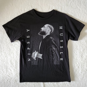 Nipsey Hussle T-Shirt mit Rundhalsausschnitt Mittelgroß Schwarz Klassische Hip-Hop-Rap-Erinnerungsstücke