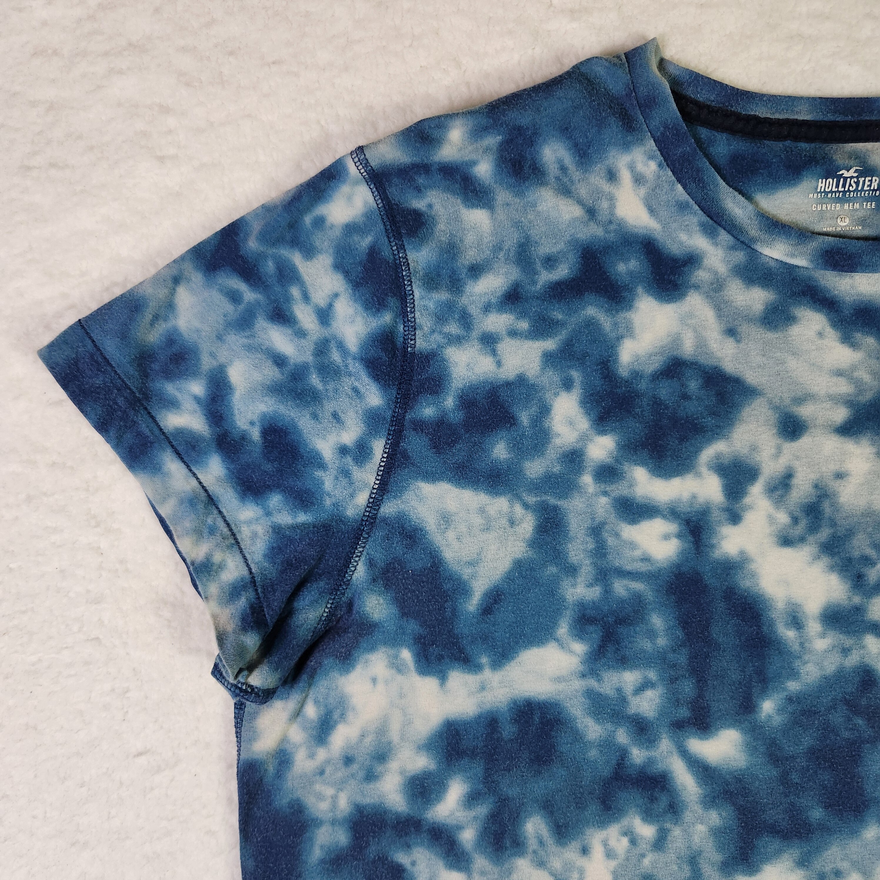 Hollister blue tie dye shirt hotsell