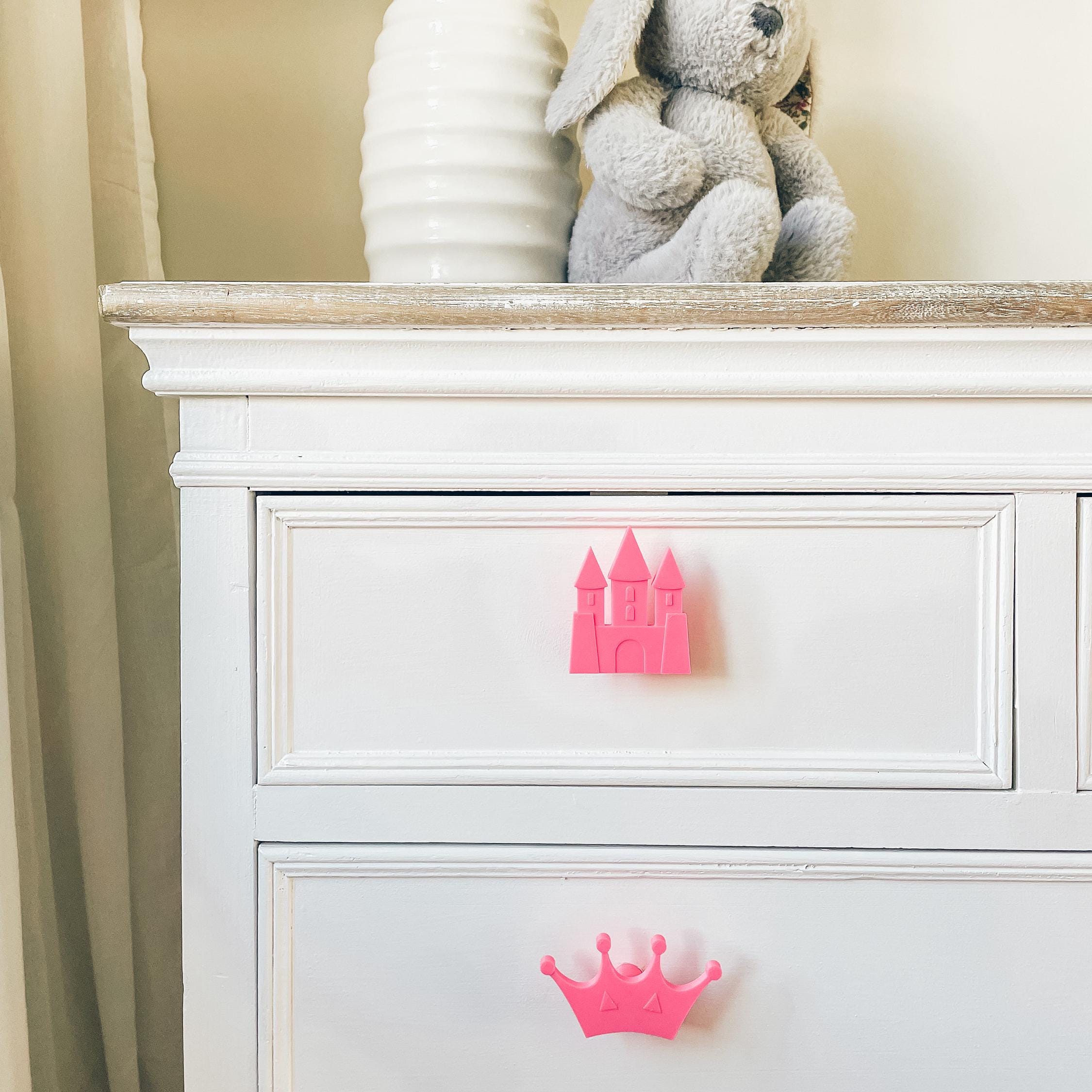 princess crown dresser knobs 4 Pcs Crown Princess Knobs for Kitchen Cabinet Cupboard Dresser Bookcase Drawer Pulls Handles Round Home Decor, Size: 1.37x1.10x0.66 in/35x28x17mm