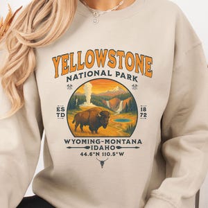 Yellowstone National Park, Vintage Bison Sweatshirt, Retro National Park Crewneck, Wyoming Montana Idaho Hiking Wildlife Unisex Sweatshirt