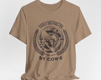 Lättdistraherad av kor, mjuk t-shirt med koälskare, rolig t-shirt med koälskare, bondgårdsälskare, cowgirl, unisex t-shirt med djurälskare