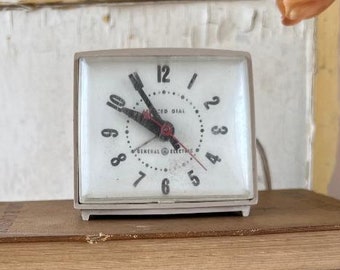 Adorable Vintage General Electric Electric Alarm Clock (Non-Working) - Vintage Clock, Retro Clock, Office Décor, Shelf Décor, GE Clock