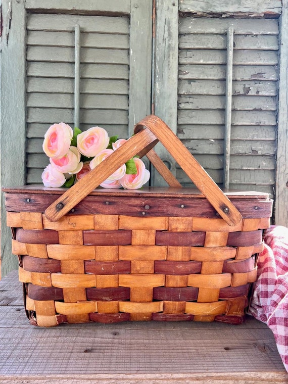 Beautiful Vintage Woven Wood Picnic Basket With Beautiful Two-tone