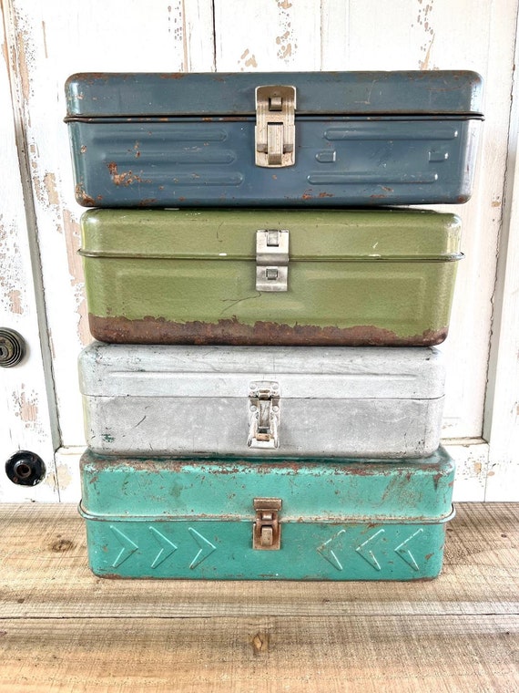Wonderful Vintage Silver VICTOR Metal Tackle Box / Tool Box Farmhouse,  Vintage Metal Box, Industrial, Garage, Mancave, Vintage Storage -   Canada