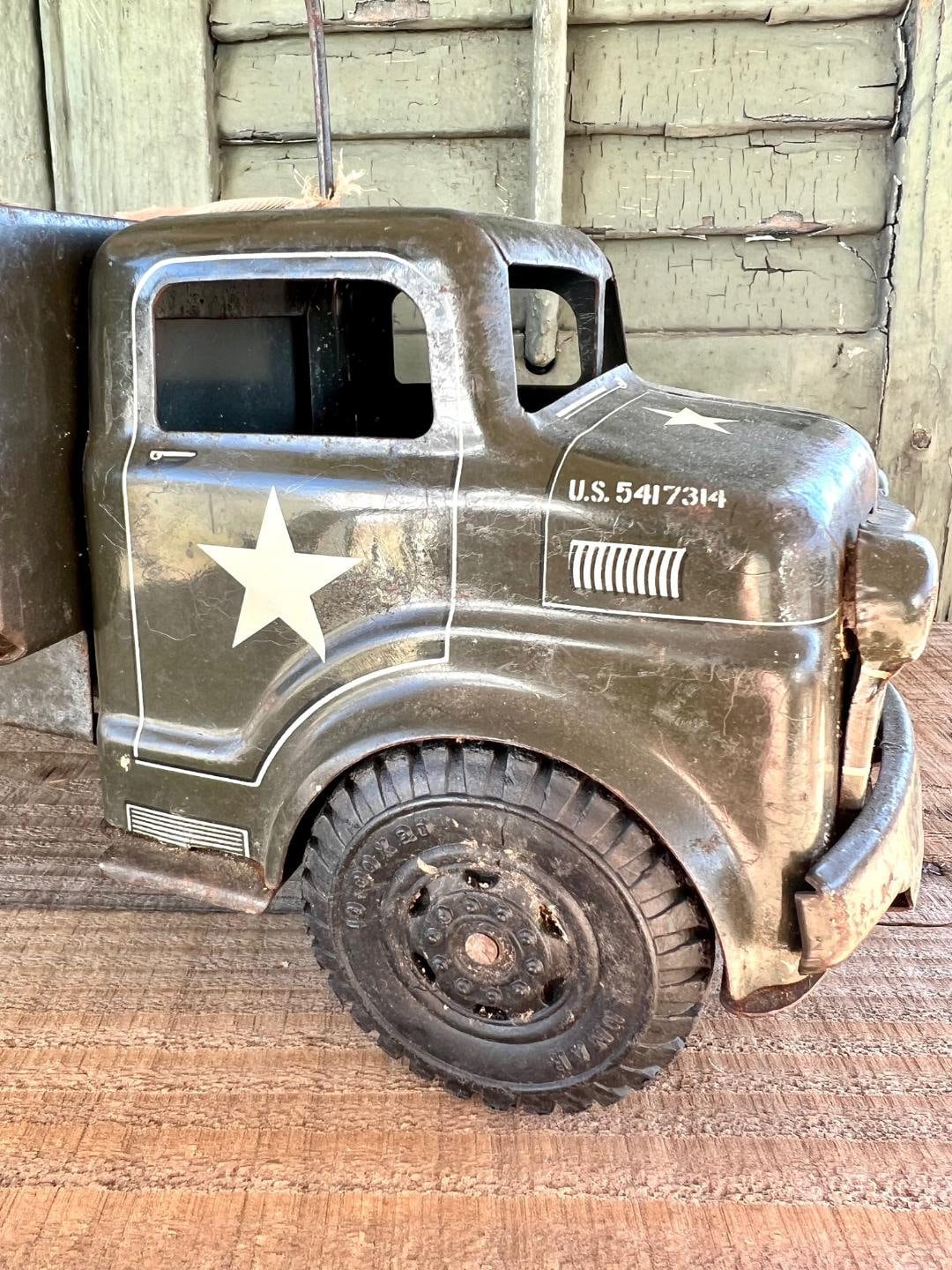 Vintage 1950s Louis Marx Pressed Steel Army Troop Carrier