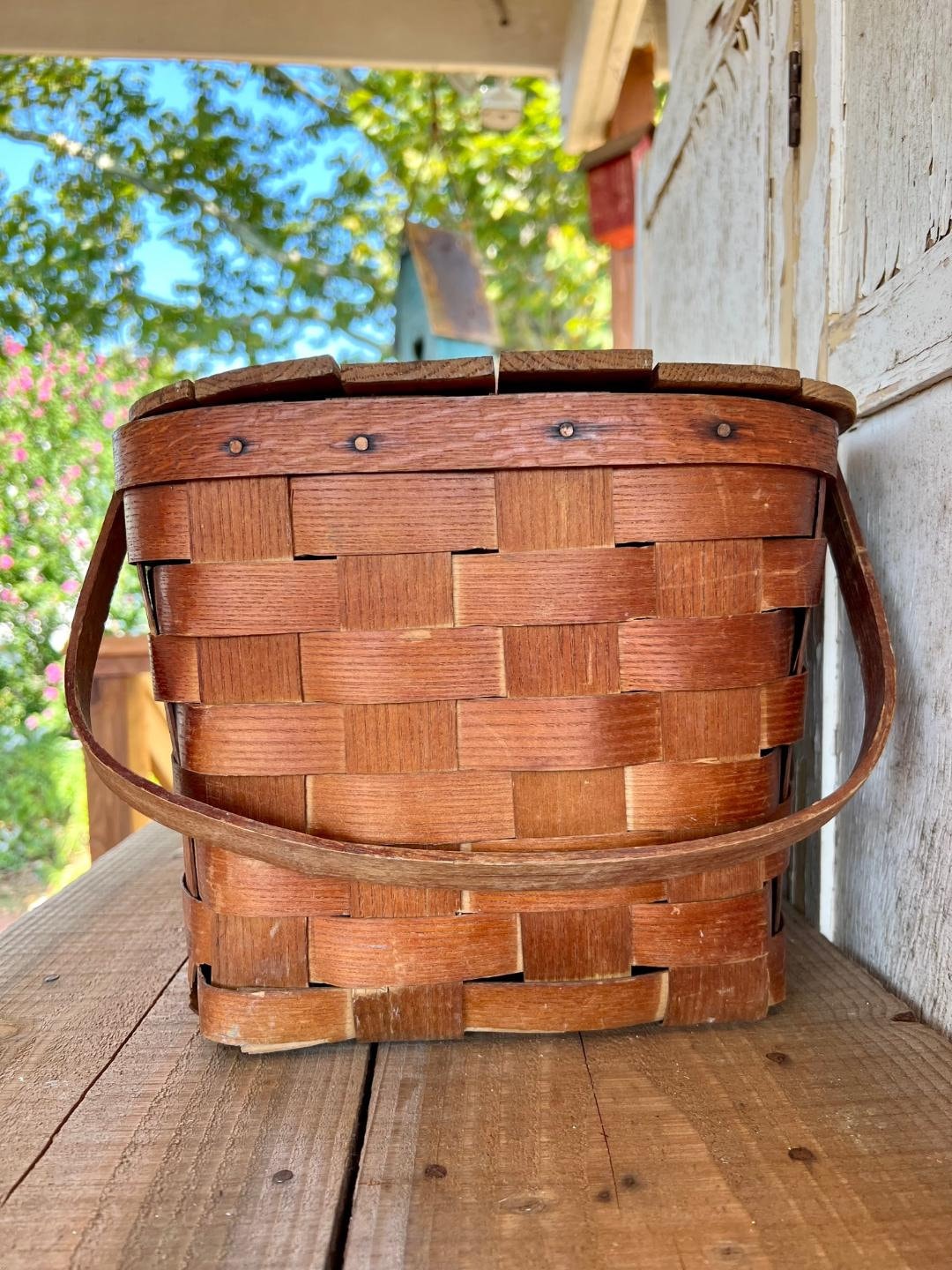 Beautiful Vintage Wov-n-wood by Jerywil Picnic Basket - Farmhouse