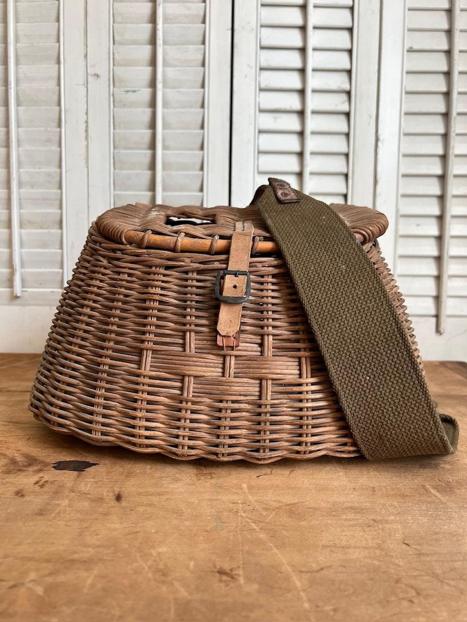 Beautiful Vintage Wicker Fishing Creel / Fishing Basket With Lovely Working  Leather & Canvas Strap, Working Closure - Cottage, Cabin, Rustic