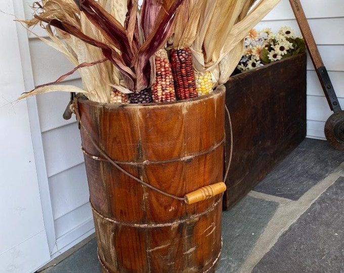 Vintage White Mountain Electric Ice Cream Freezer With Beautiful Aged