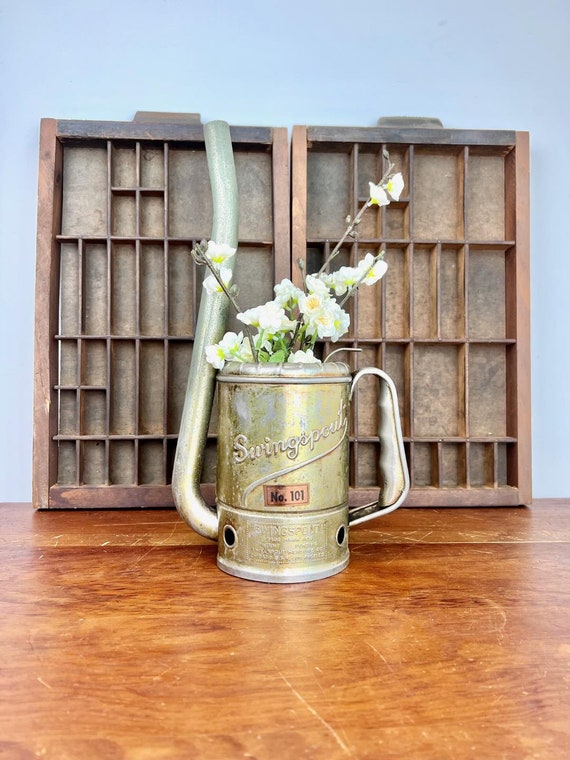 Awesome Vintage Embossed No. 101 Swingspout Measure Co. Oil Can