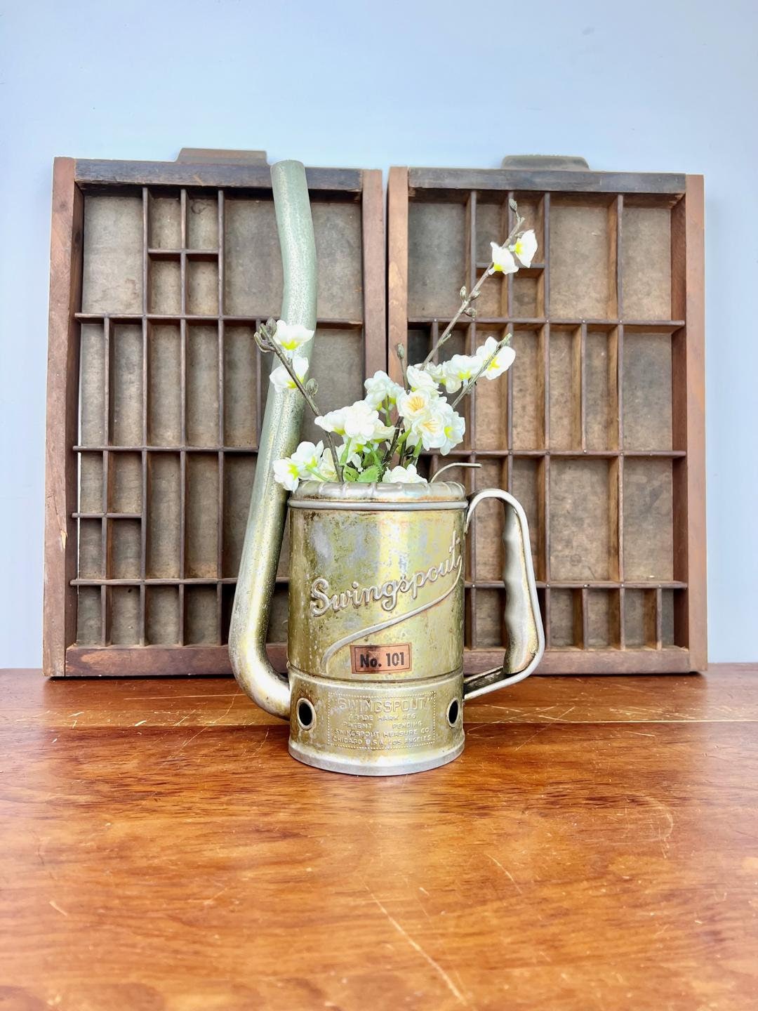 アンティーク雑貨 Vin. Swingspout Measuring l Oil Can Awesome Vintage Embossed No. 101 Swingspout Measure Co. Oil Can