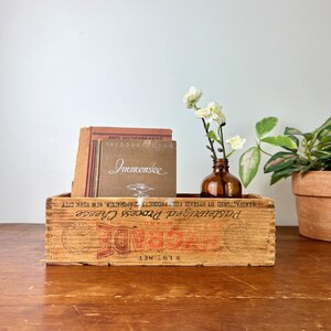 Worn & Weathered Vintage Hygrade 5 Lb. Wood Cheese Box, Finger 