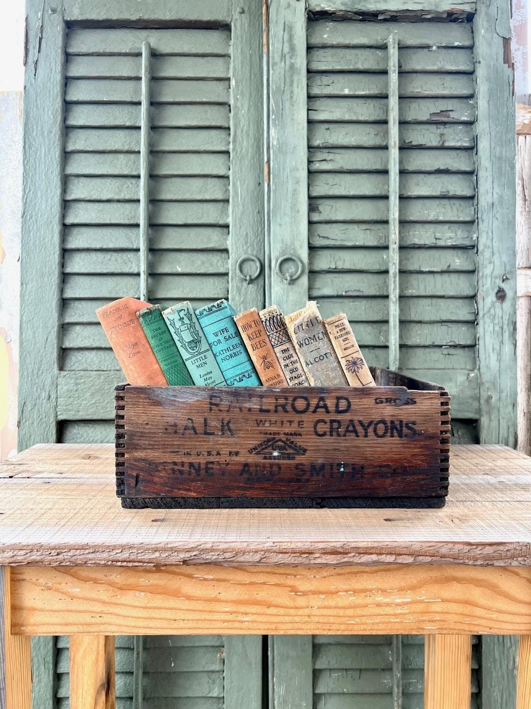 Gorgeous Antique Binney & Smith Co. RAILROAD White Chalk Crayons Wooden  Crate, Finger Joint Construction Creators of Crayola Advertising 