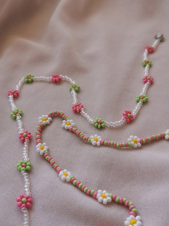 Daisy Chain Necklace | Seed Bead Necklace | White & Gold – Strands and  Bands by Fran