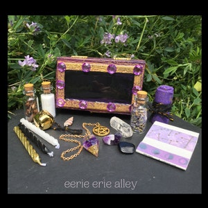 Zestaw do wróżenia podróżnego „Merlin's Robe” Złoty i królewski fioletowy gładki żywiczny wierzch Witchcraft Box Dark Academia Scry Mirror Set Witchy Vibes Box