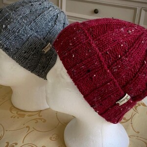 Beanie Mütze aus Wolltweed. Handgestrickt. Passend für Männer oder Frauen. Wolle Tweedgarn. Sehr dehnbar für jede Kopfgröße. Warm und behält Form gut. Bild 3