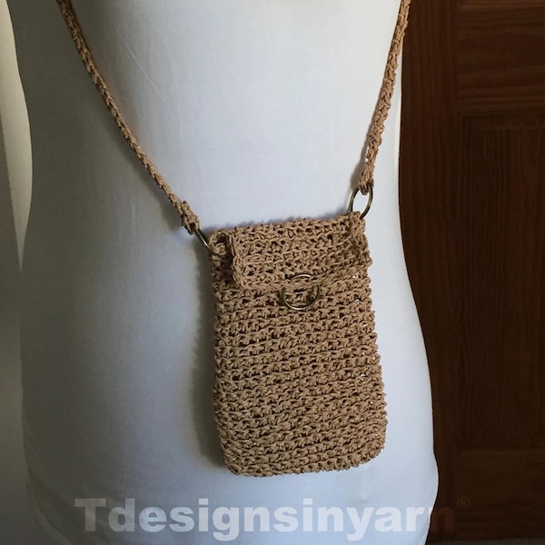 Cross body organic raffia bag for phone/bank cards etc.  Hand crochet to fit all size phones.  Natural or black raffia. 17cm  x 12/13cm