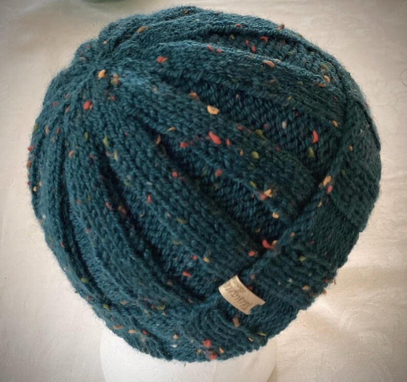 Beanie Mütze aus Wolltweed. Handgestrickt. Passend für Männer oder Frauen. Wolle Tweedgarn. Sehr dehnbar für jede Kopfgröße. Warm und behält Form gut. Bild 8