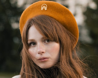 Mustard wool beret with gold decor | Designer yellow warm cap | Perfect painter gift | French style mustard hat
