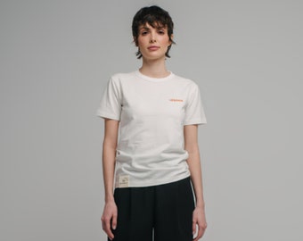 Alledaagse effen witte blanco t-shirt | НЕВИННА (onschuldig) afdrukken | Combineert elke look | Oekraïens merk | Basic shirt met betekenis | Comfortabel T-shirt