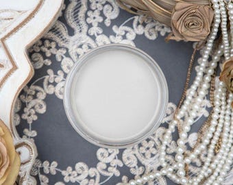 French Linen4oz and 8oz | Dixie Belle Chalk Mineral Paint | No VOC | Chalk Paint for Furniture | Water Based Paint | 4oz and 8oz