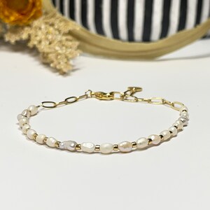 Dainty Pearl Bracelet