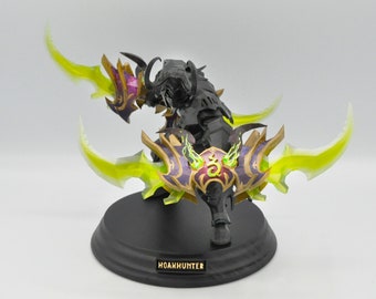 Figurine personnalisée World Of Warcraft | personnage sur demande | ARME COULEUR UNIQUEMENT