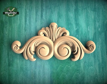 Baroque scroll carving – compact wooden ornament for classic décor