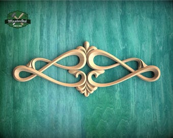 Decorative Scroll Moulding with Soft Curves and Classic Symmetry