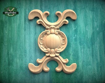 Ornate Wood Medallion with Oval Center – Classic Wall Accent