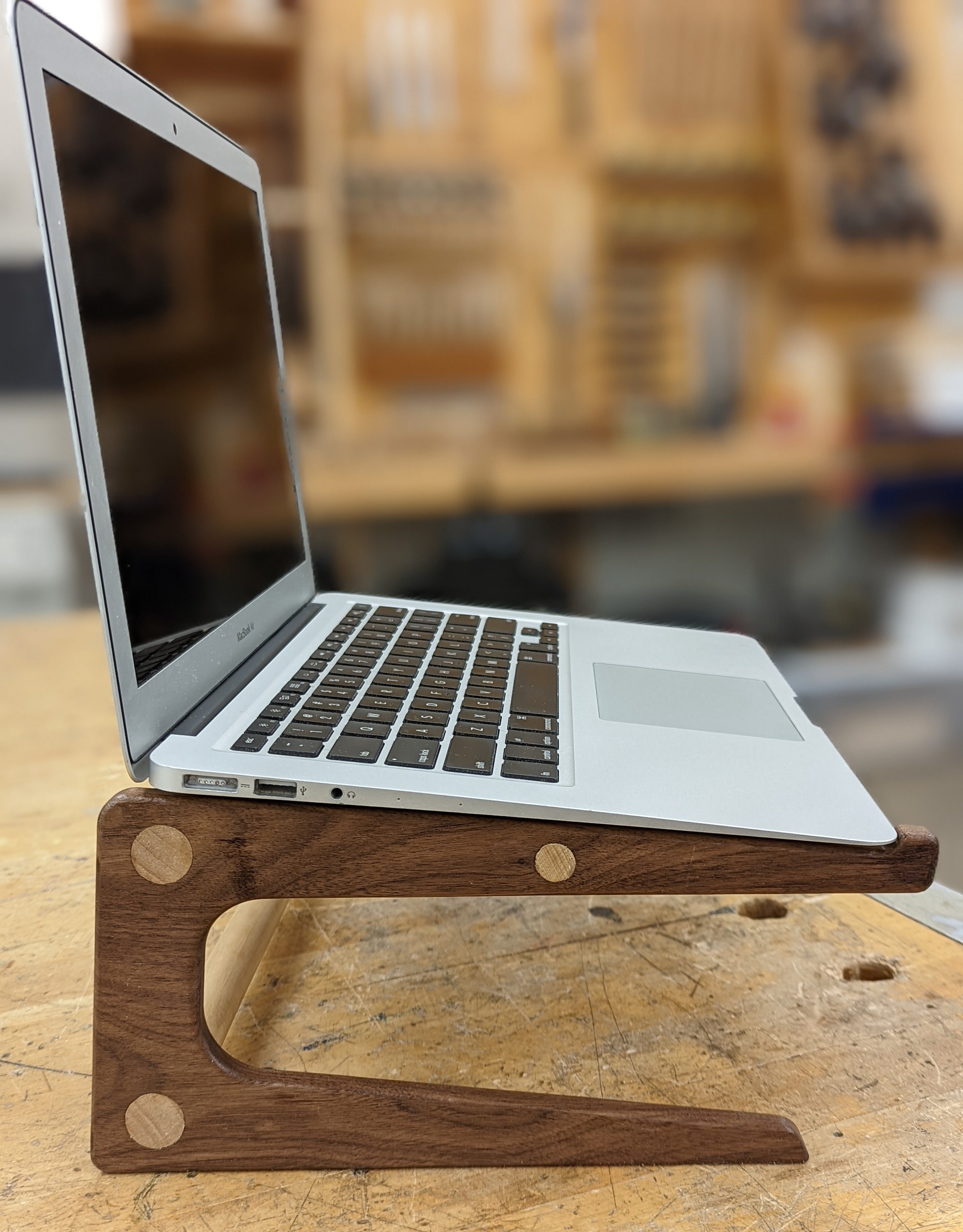 Laptop Stand CNC / Laser Cut File. Customizable to Fit Any Laptop Width