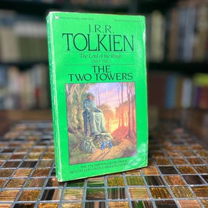 The Two Towers - 1982 - JRR Tolkien - Ballantine books - Paperback