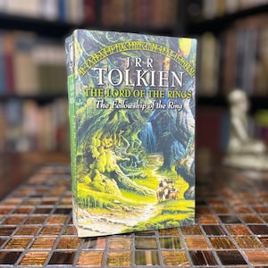 The Fellowship of the Ring - 1999 - JRR Tolkien - Harper Collins - Paperback