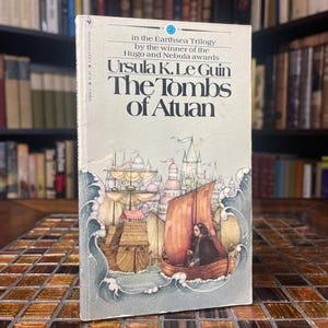 The Tombs of Atuan - Ursula K Le Guin - 1979 Bantam Books - Paperback