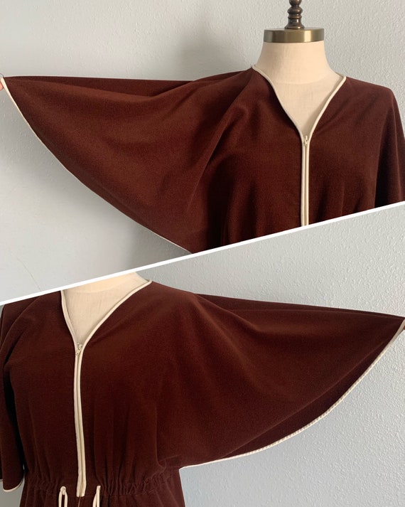 Vintage 1970’s Brown & White Butterfly Sleeve “Va… - image 5