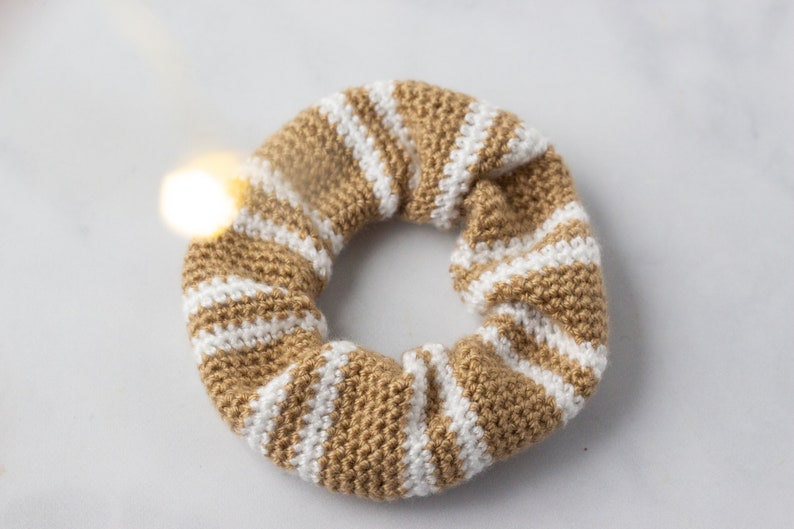Striped Single Crochet Scrunchie Pattern, PDF Download Scrunchie Pattern, Printable Crochet Pattern, Tan and White Scrunchie Tutorial image 6