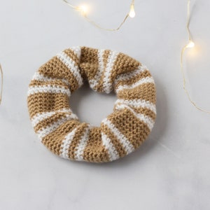 Striped Single Crochet Scrunchie Pattern, PDF Download Scrunchie Pattern, Printable Crochet Pattern, Tan and White Scrunchie Tutorial image 3