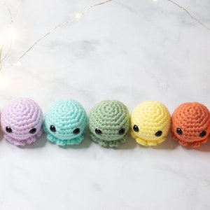 Amigurumi Octopus, gehaakte Octopus Plushie, Octopus knuffeldier, Rainbow Plush, Amigurumi Stuffie, schattige kleurrijke Plushie, Mini Octopus