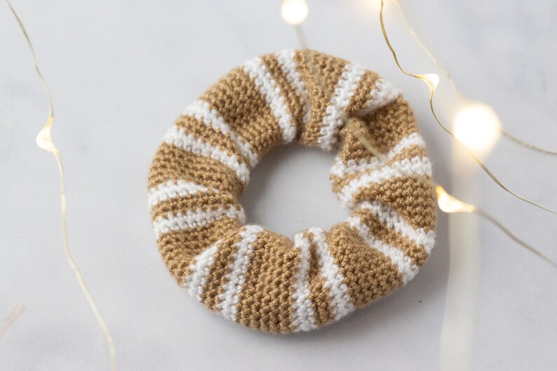 Striped Single Crochet Scrunchie Pattern, PDF Download Scrunchie Pattern, Printable Crochet Pattern, Tan and White Scrunchie Tutorial image 4