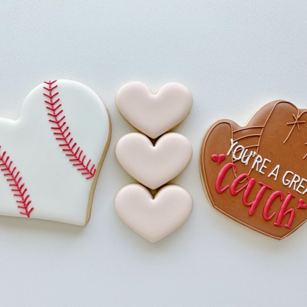 Adorable Heart Cookie Cutter - Parfait pour les mariages, la Saint-Valentin, les anniversaires, les vacances, les anniversaires - Cutter for Dough and More (#CCK166)