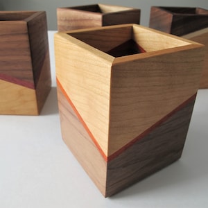 Wooden pen holder, Walnut desk caddy, Wood desk organizer bild 9