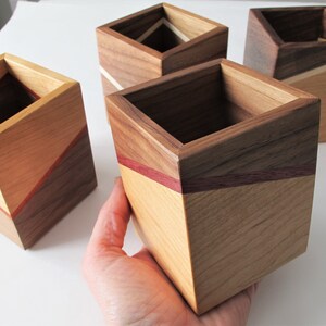 Wooden pen holder, Walnut desk caddy, Wood desk organizer bild 3