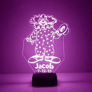 Clown, Zirkus Thema Custom Graviertes Kinderzimmer LED Nachtlicht, personalisiert kostenlos, 16 Farboptionen, mit Fernbedienung, Clown Deko