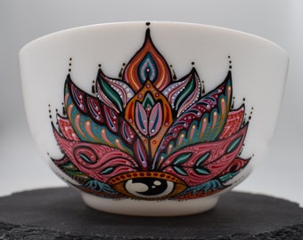 Schale/ Bowl "Lotus", handbemalte Müslischale, gehärtetes Glas, weiß, handbemalt mit Lotusblume, Drittes Auge, Punktmalerei, bunt