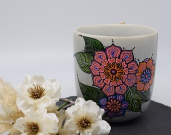 Tasse/tasse Flowerpower, peinte à la main avec motif floral en rose, orange, bleu avec peinture à points, dotwork, capacité 400 ml