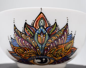 Schale/ Bowl "Lotus", handbemalte Müslischale, gehärtetes Glas, weiß, handbemalt mit Lotusblume, Drittes Auge, Punktmalerei, bunt, Yoga