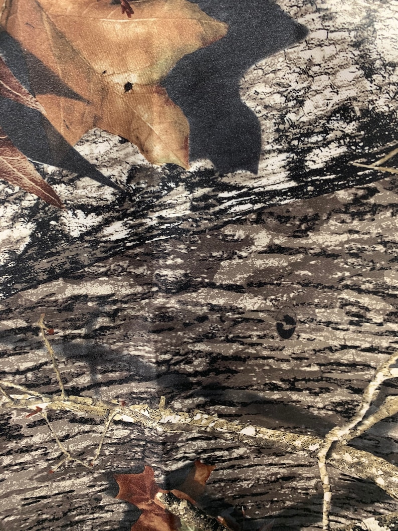 Mossy Oak New Breakup Satin Camo Fabric by the Yard bild 2