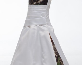 White and Mossy Oak Flowergirl or Mini-Bride Dress With Small Train,  Girls Size 8