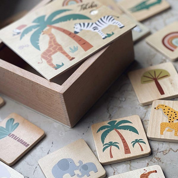 Personalisiertes Memo Spiel / Legekarten Spiel mit Safari Motiven aus Holz für Kinder