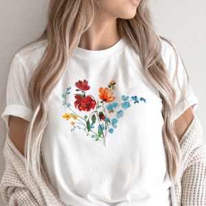 Wildflower Shirt Vintage Look Flower T Shirt Botanical Shirt Cottagecore T-Shirt Botanical Aesthetic Tee Floral Print Top Wildflower Tee